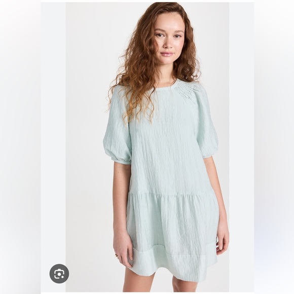 Club Monaco Dresses & Skirts - Club Monaco Tiered Cloud Mini Dress